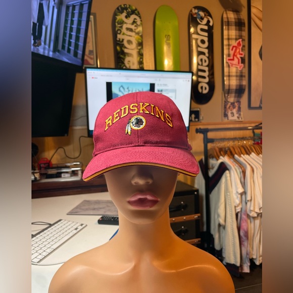 Discontinued, Washington Redskins commanders “football team” hat - Picture 1 of 5